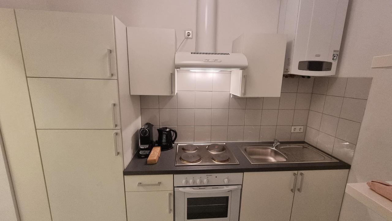 Sunny Apartment Next To Metro 1Br Vienna Exterior photo